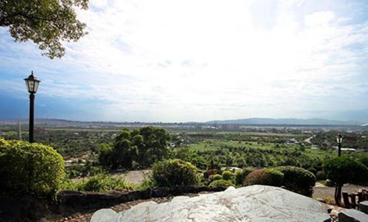 Mountain House Bed & Breakfast Shuiyuan Exterior photo